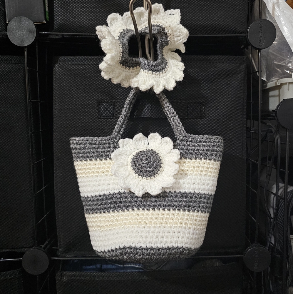 Crochet Mini Tote Bag W/flower Fastener & Scrunchie Set